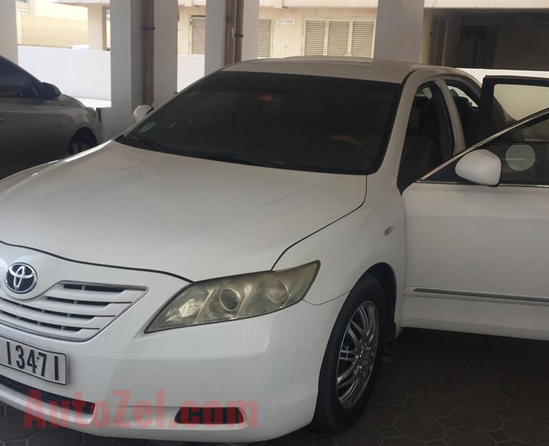 TOYOTA CAMRY-2009 MODEL URGENT SALE-12000 AED