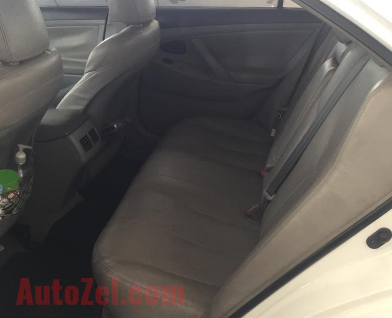 TOYOTA CAMRY-2009 MODEL URGENT SALE-12000 AED
