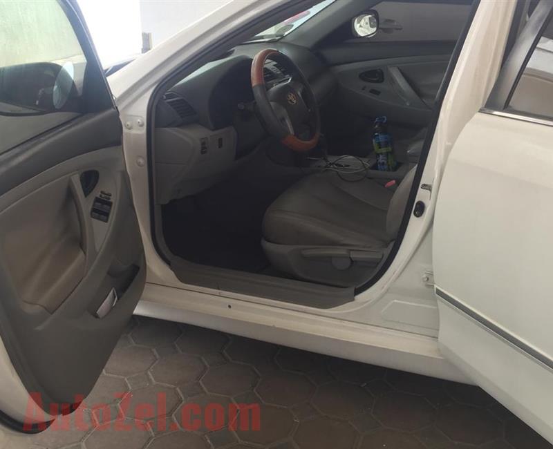 TOYOTA CAMRY-2009 MODEL URGENT SALE-12000 AED