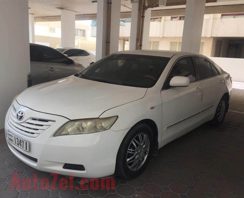 TOYOTA CAMRY-2009 MODEL URGENT SALE-12000 AED