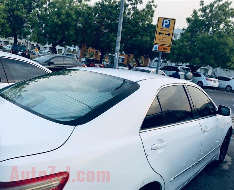 TOYOTA CAMRY-2009 MODEL URGENT SALE-12000 AED