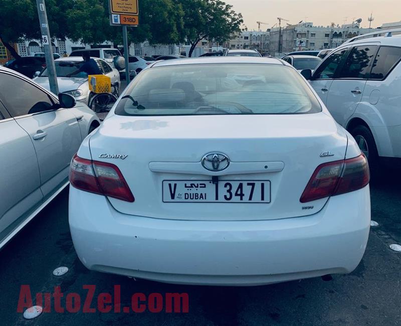 TOYOTA CAMRY-2009 MODEL URGENT SALE-12000 AED