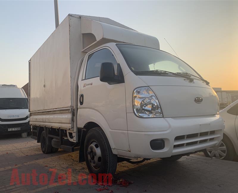 For sale kia pickup K4000G 2 ton Diesel engine model 2011 in good condition 