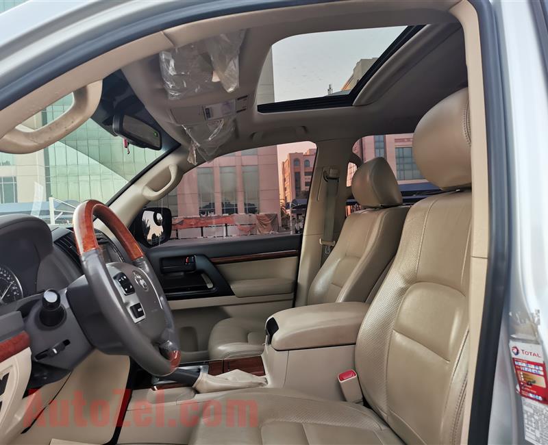 2013 TOYOTA LAND CRUISER FUTTAIM FULL OPTION 