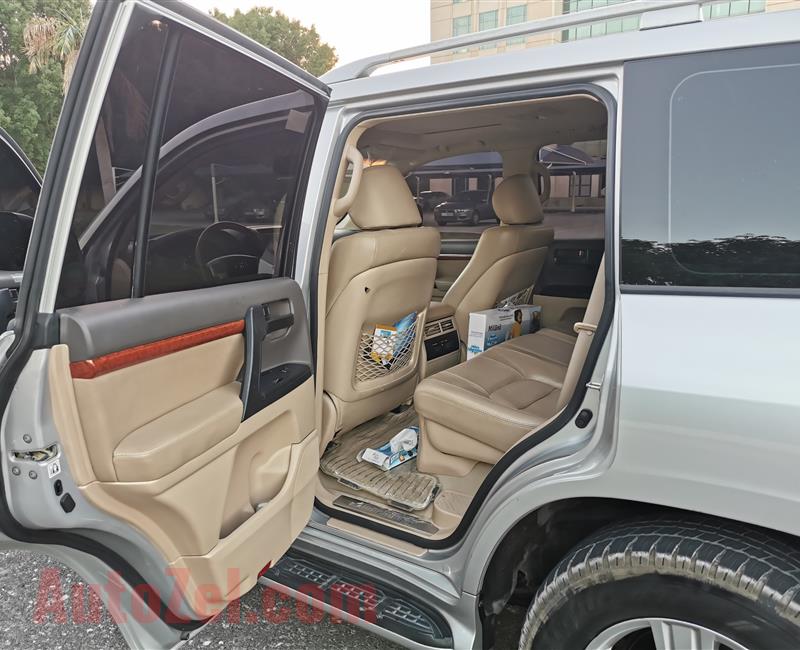 2013 TOYOTA LAND CRUISER FUTTAIM FULL OPTION 