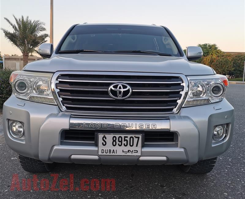 2013 TOYOTA LAND CRUISER FUTTAIM FULL OPTION 