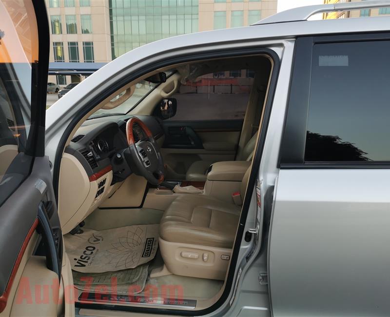 2013 TOYOTA LAND CRUISER FUTTAIM FULL OPTION 