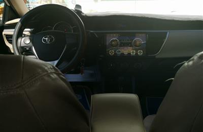 سياره تويوتا كورولا 1.6 2014 للبيع.