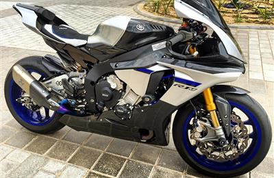 2015 YAMAHA R1M FOR SALE , whats app +971588376413