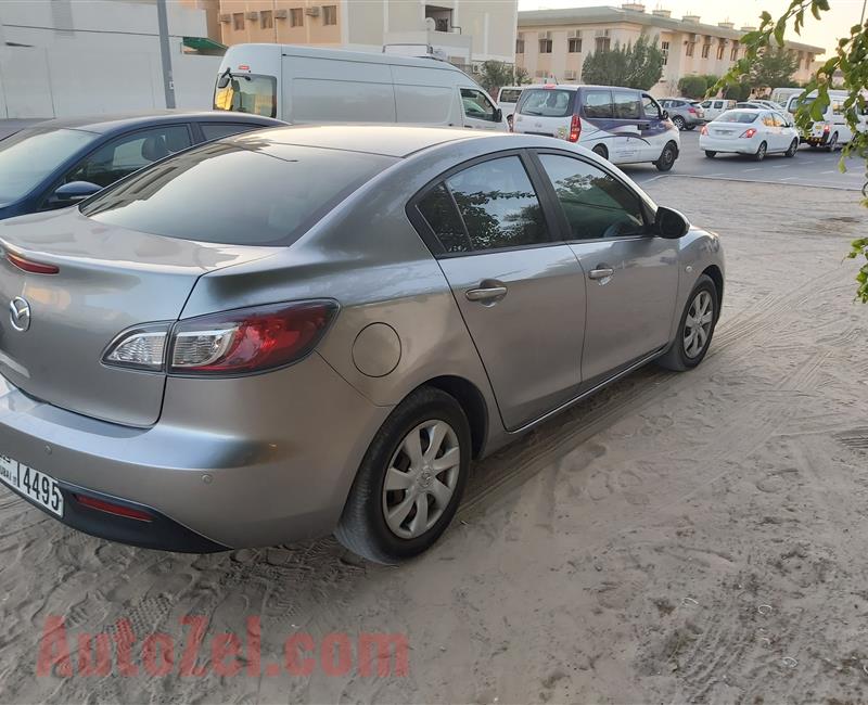  Mazda3 sedan 110000km 2011