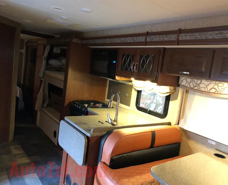 Ford F-550 Motorhome 2016 / As almost Brand New