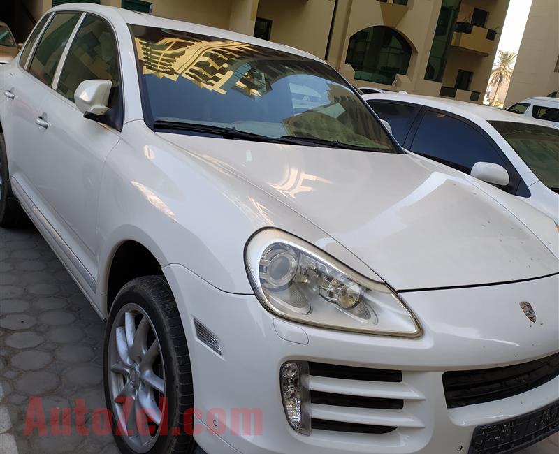 Porsche Cayenne S V6 3.6L, Low Mileage only 147500km, GCC Specs