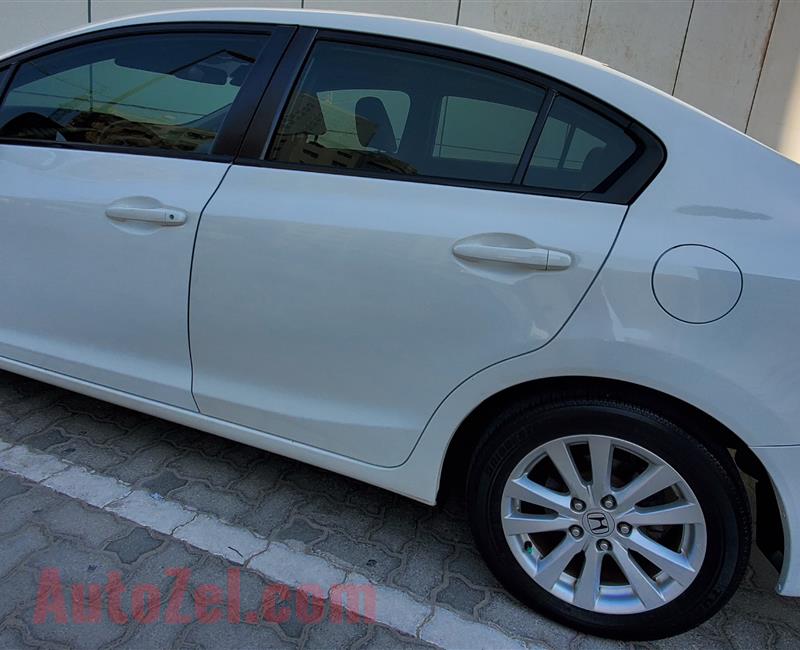 Honda Civic 2012 4-door EXi with Sunroof (Price: 22,500)