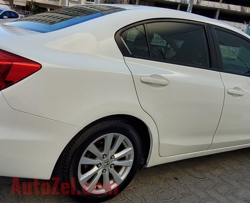 Honda Civic 2012 4-door EXi with Sunroof (Price: 22,500)