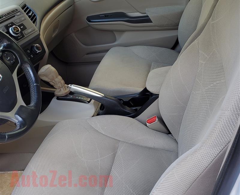 Honda Civic 2012 4-door EXi with Sunroof (Price: 22,500)