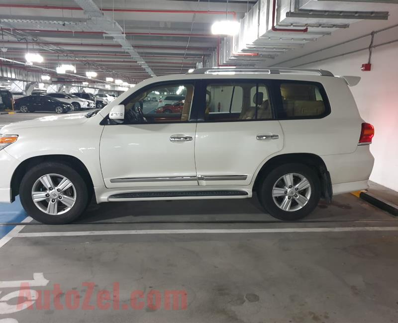 Land cruiser gxr v6 2014