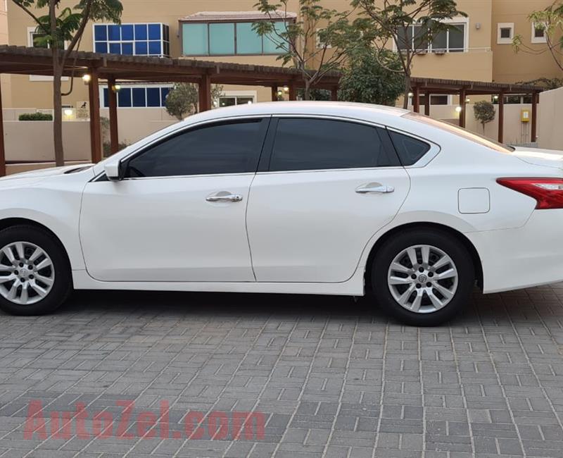 Nissan Altima 2.5 SV Gcc 2017 extremely clean car 