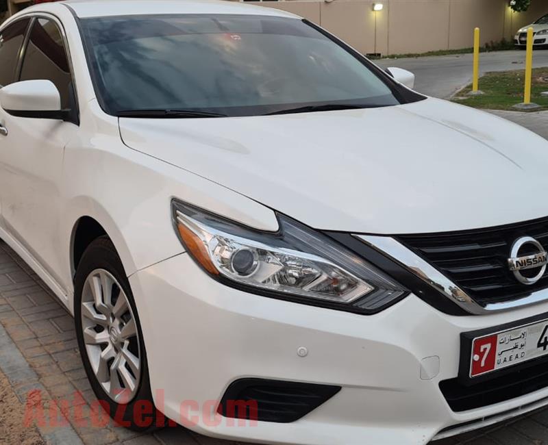 Nissan Altima 2.5 SV Gcc 2017 extremely clean car 