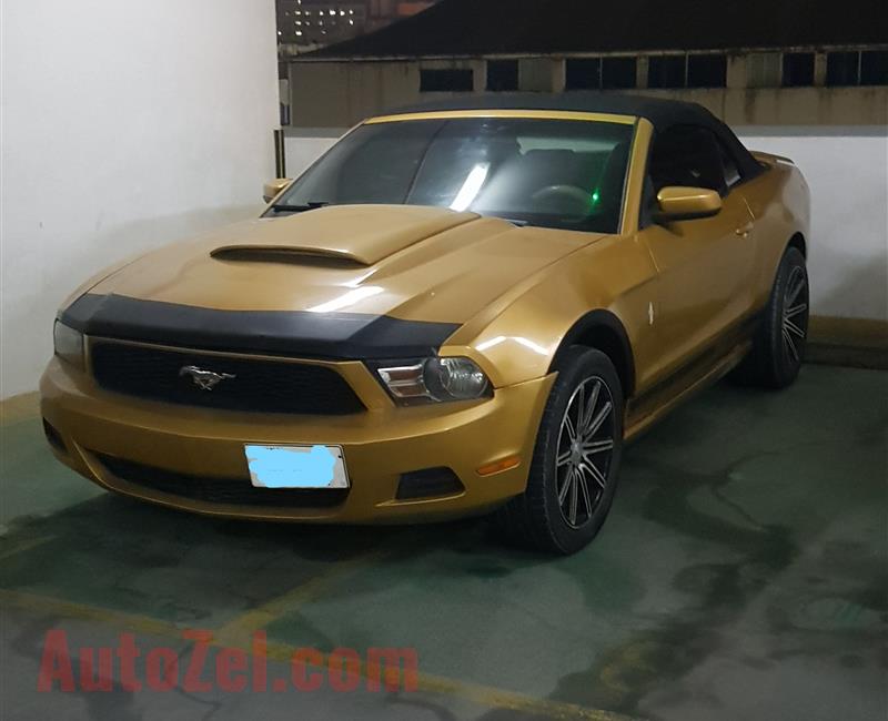 Ford Mustang V6 Convertible 