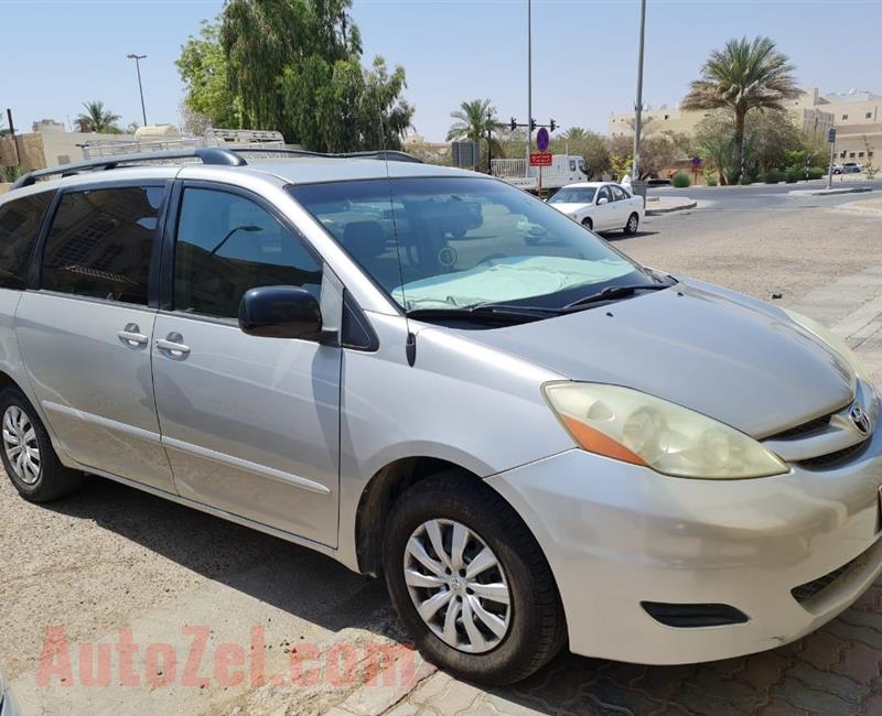 Toyota Sienna 2006 LE, Excellent Condition For Sale