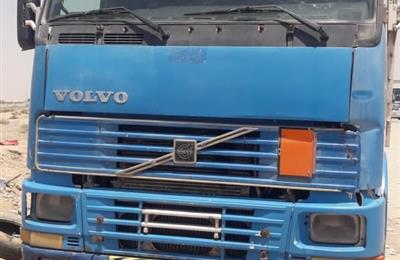 Volvo fh12 420 model 1997 with 40ft trailer for sale