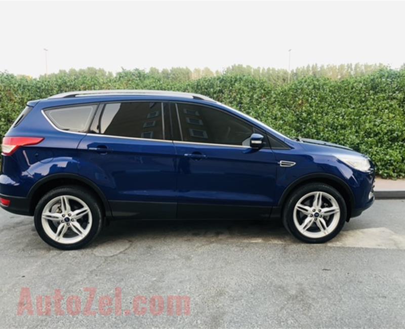 Titanium Ford Escape 2016-GCC-Servic History-Panorama-Radar-Ecoboost-AWD-Accident Free