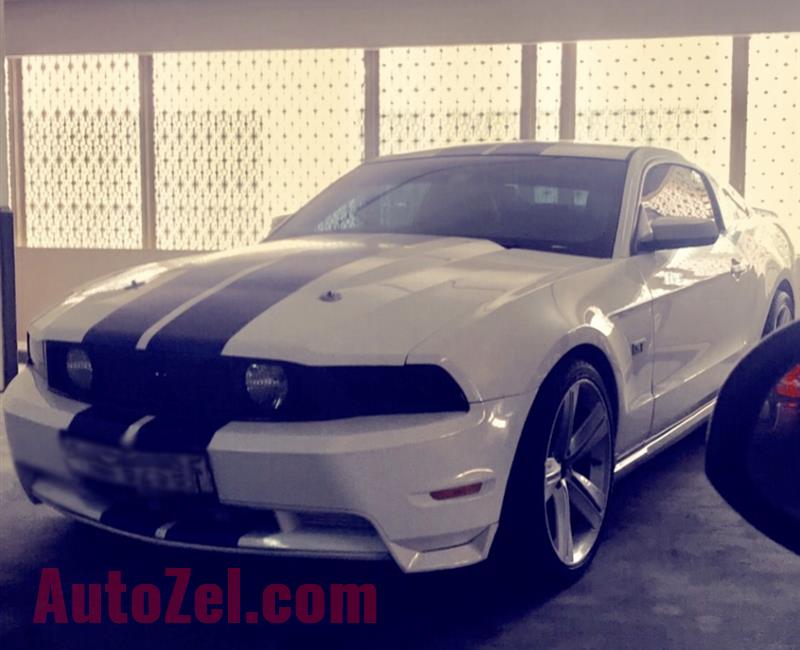 Ford Mustang GT premium V8 GCC