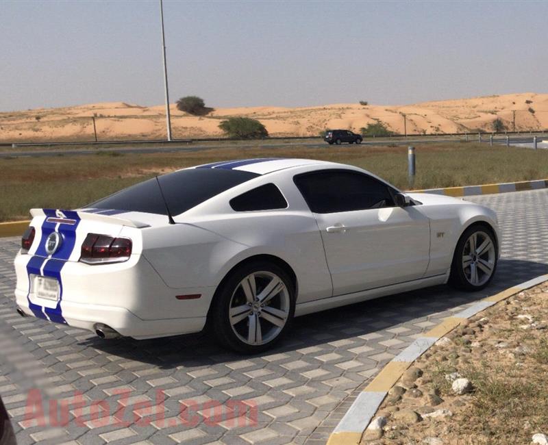 Ford Mustang GT premium V8 GCC