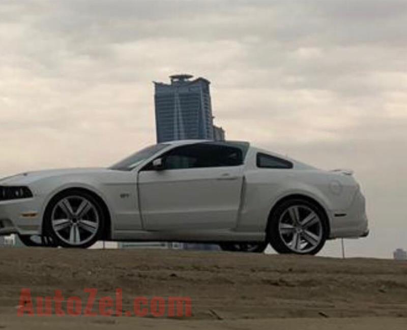 Ford Mustang GT premium V8 GCC