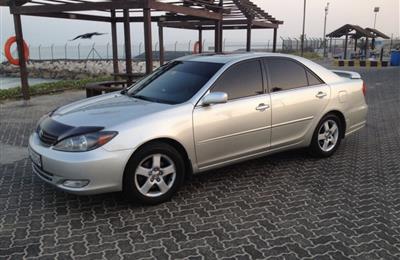 Toyota Camary 2003Full option V-6 lady driven  11000Dhs