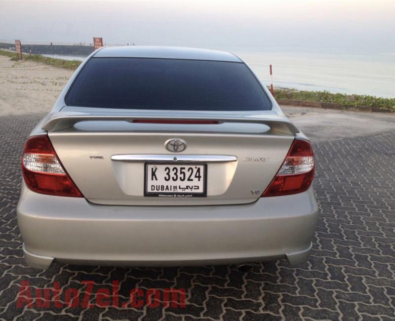 Toyota Camary 2003Full option V-6 lady driven  11000Dhs
