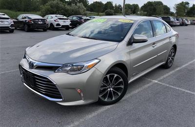 2018 Toyota Avalon for sale in excellent condition 