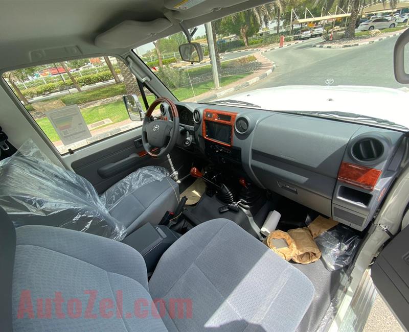 تويوتا لاند كروزر هارد توب  2020 (جديد)  GRJ71 3 Door, Petrol 4.0L, Wooden Interior