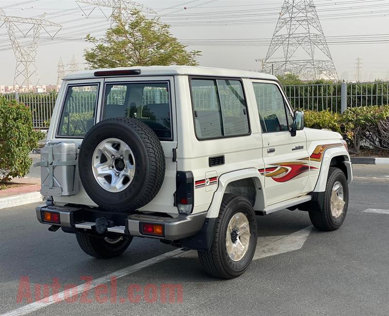 تويوتا لاند كروزر هارد توب  2020 (جديد)  GRJ71 3 Door, Petrol 4.0L, Wooden Interior