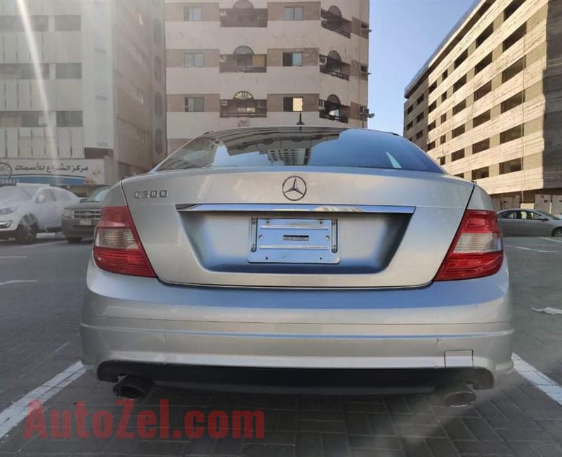 Mercedes c300 model 2011