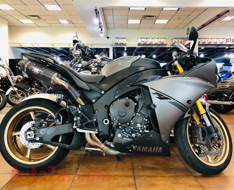 2014 YAMAHA YZF-R1whatsapp...+1(438)255-3341