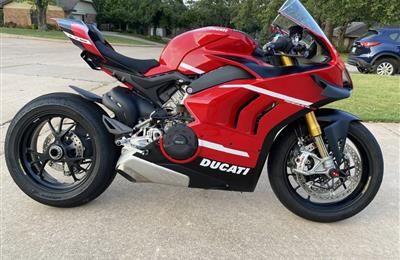 2019 DUCATI PANIGALE V4 whatsapp...+639276041208