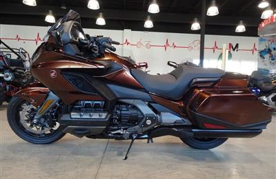 2018 HONDA GOLD WING  whatsapp... +1(438)255-3341