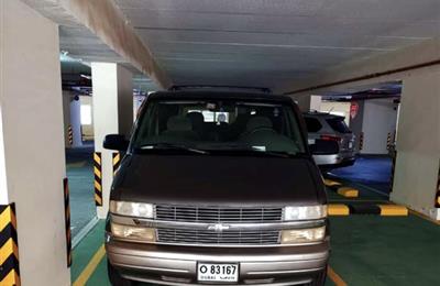New condition Chevrolet Astro grey AWD 2001