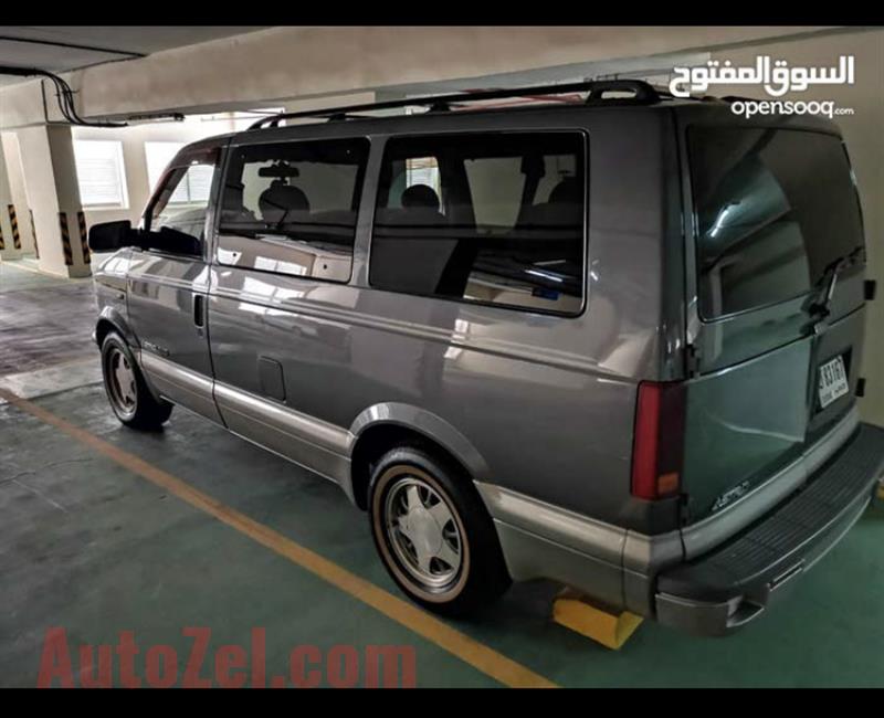 New condition Chevrolet Astro grey AWD 2001