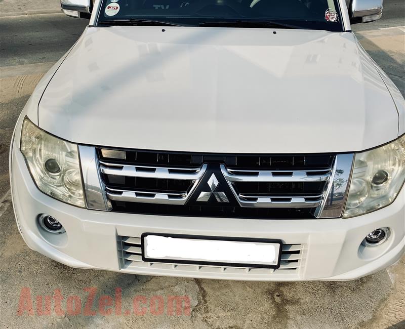 MITSUBISHI PAJERO 2012