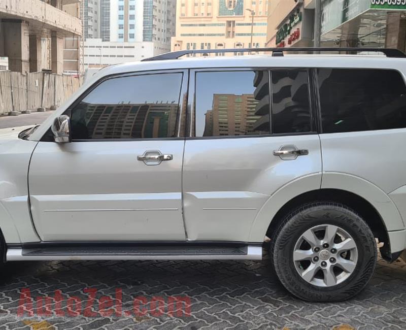 Pajero 2013 Single Owner  Full Options Aed.37500
