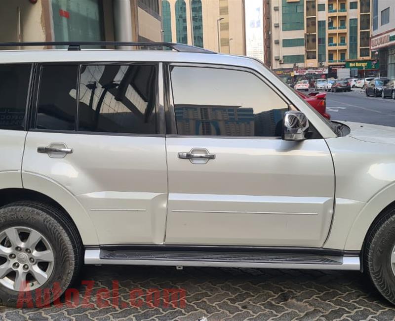 Pajero 2013 Single Owner  Full Options Aed.37500
