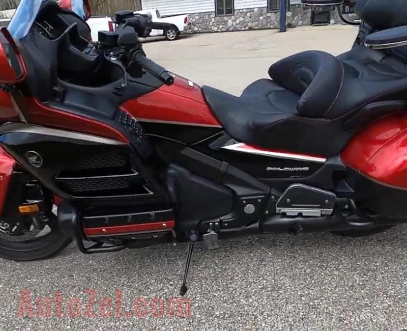 2015 Honda GOLD WING whatsapp(+971543681884)