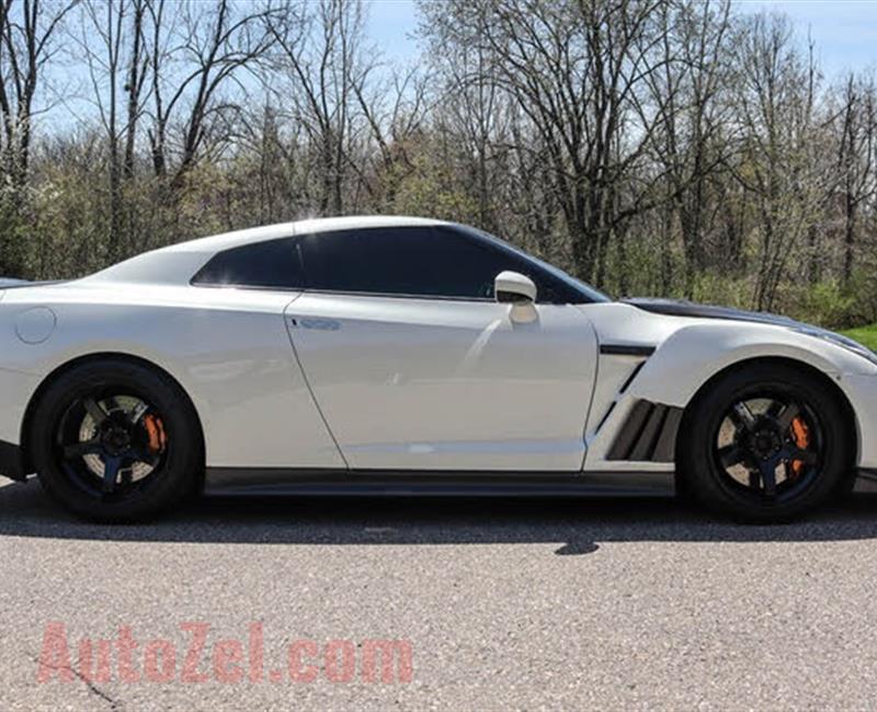 Neatly Used 2016 Nissan GT-R Premium 