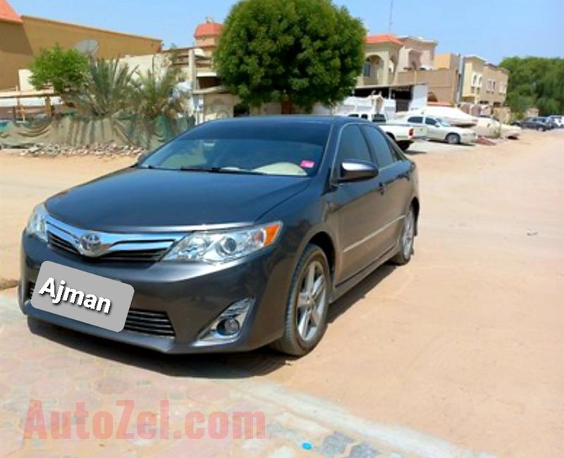 Toyota Camry 2014 American specs. 4-Cylinder Fuel economy Car in Excellent condition.
