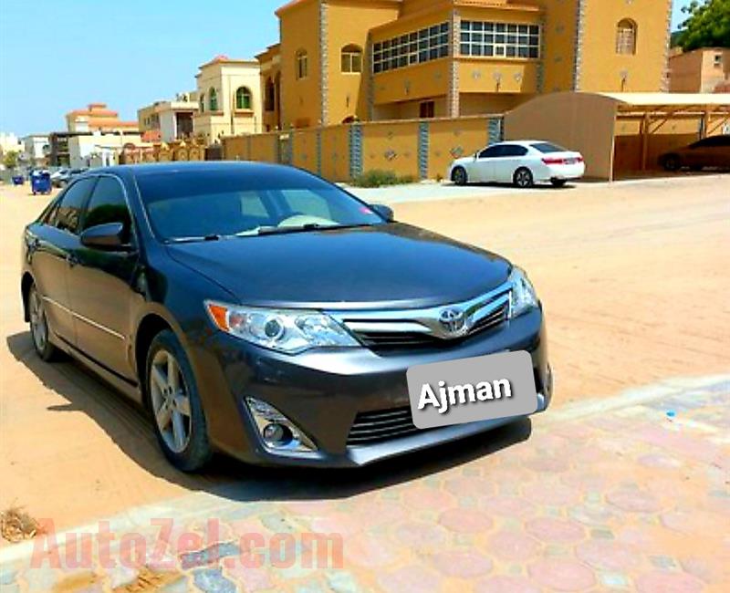 Toyota Camry 2014 American specs. 4-Cylinder Fuel economy Car in Excellent condition.