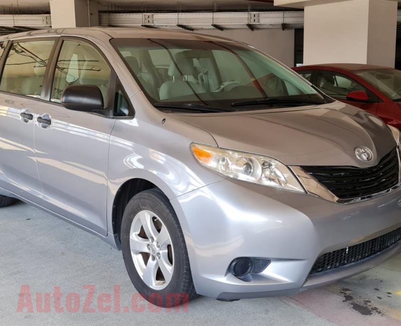 TOYOTA SIENNA LE-2013 v6 Excellent condition
