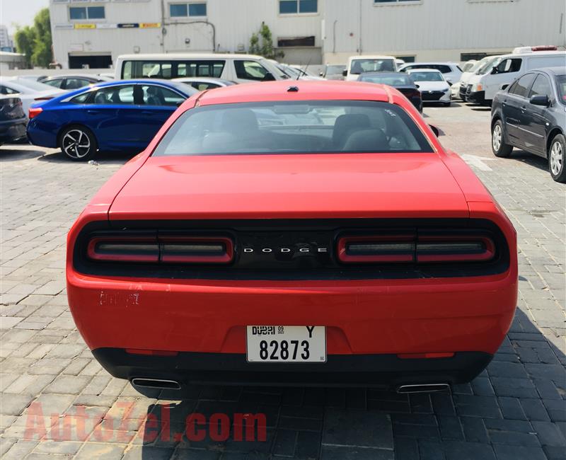 Dodge Challenger V6 2015