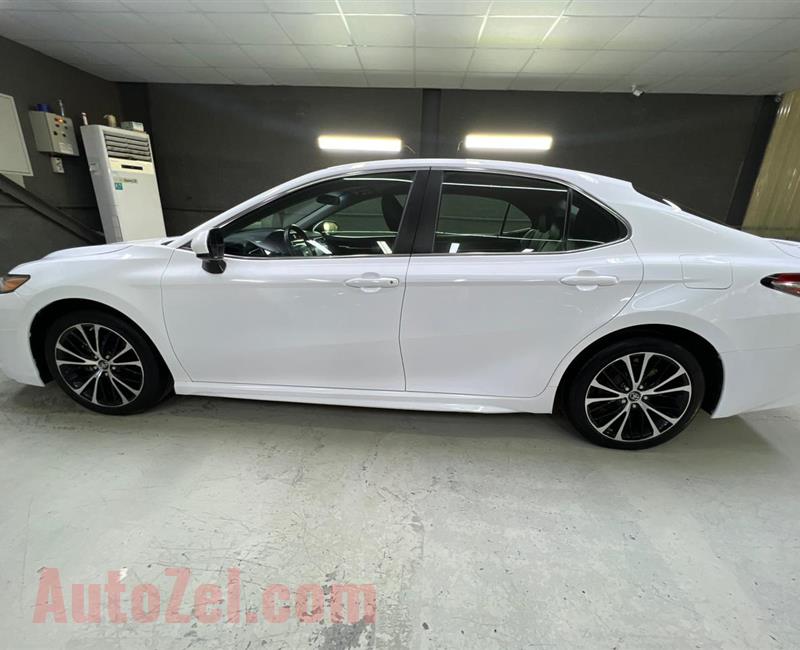 Toyota Camry SE 2018